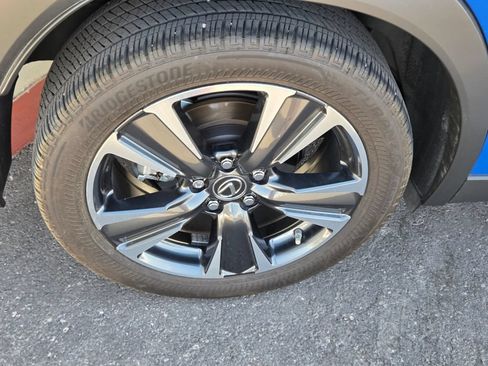 Used 2022 Lexus UX 200 w/ Accessory Package (Z1) FWD image 10