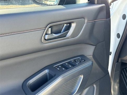 New 2025 Nissan Pathfinder Rock Creek image 23