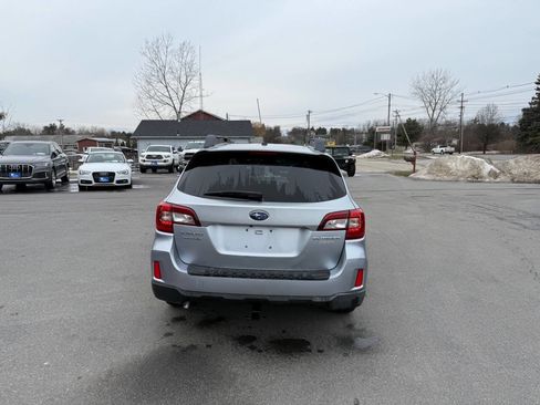 Used 2015 Subaru Outback 2.5i Premium image 6