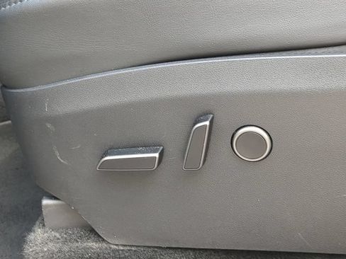 Used 2023 Tesla Model Y Long Range AWD/4WD image 23