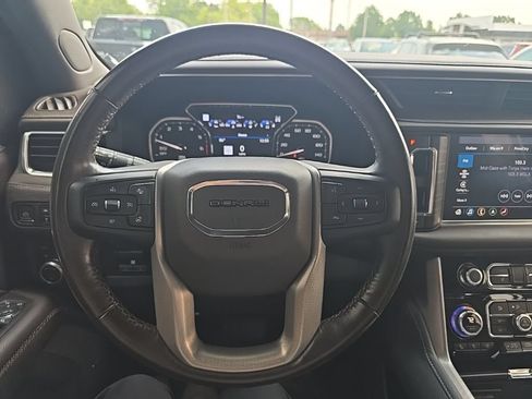 Used 2021 GMC Yukon XL Denali w/ Denali Ultimate Package AWD/4WD image 13