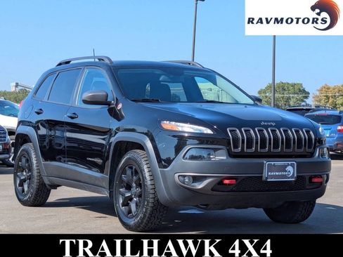 Used 2017 Jeep Cherokee Trailhawk w/ Cold Weather Group AWD/4WD image 1