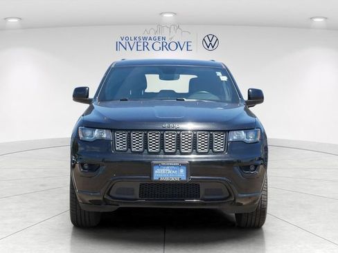 Used 2019 Jeep Grand Cherokee Altitude AWD/4WD image 2
