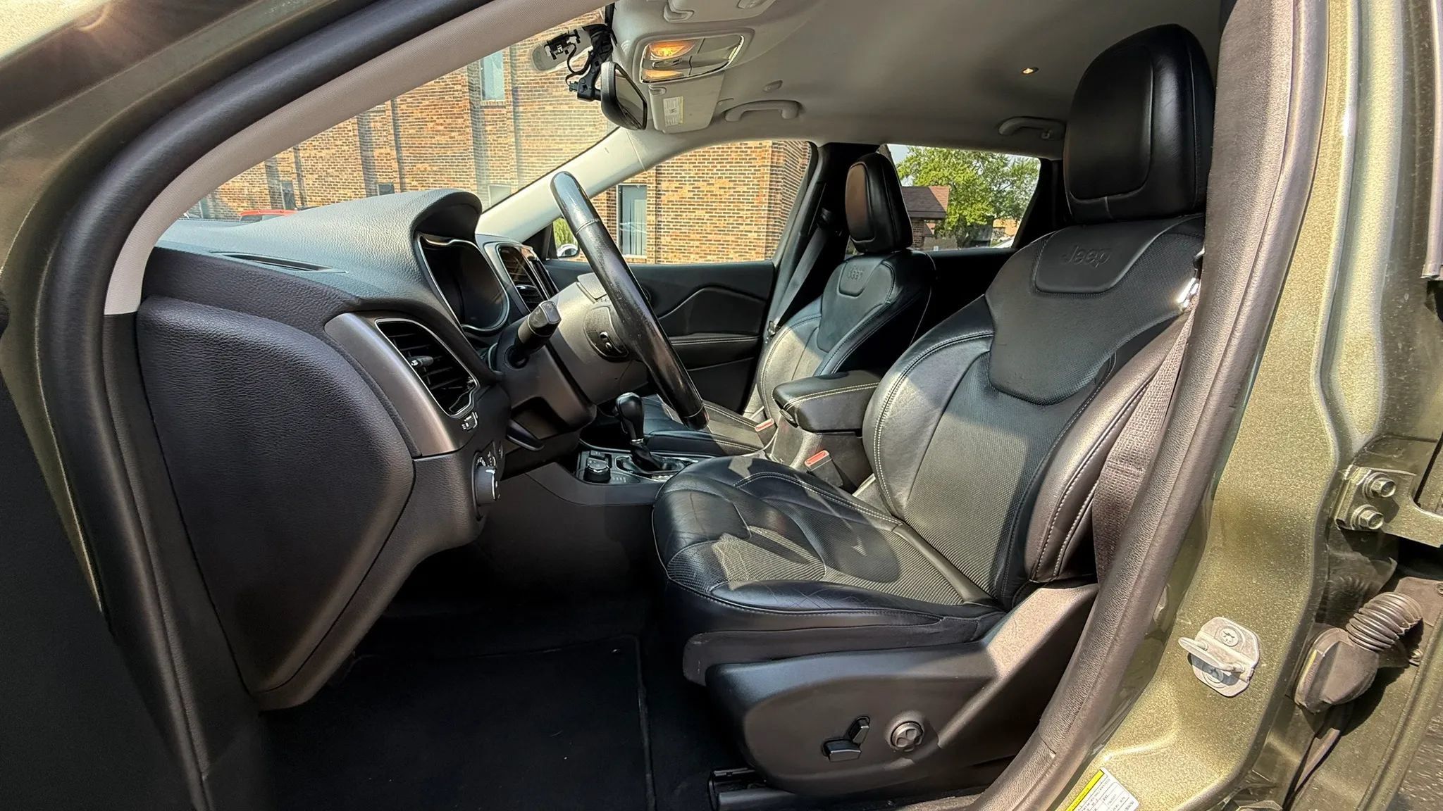 Used 2020 Jeep Cherokee Limited AWD/4WD image 26