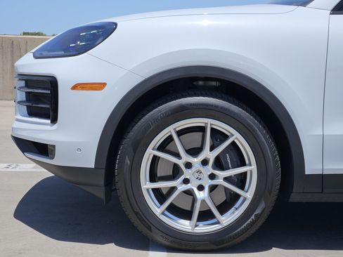 Certified 2026 Porsche Cayenne AWD/4WD image 13