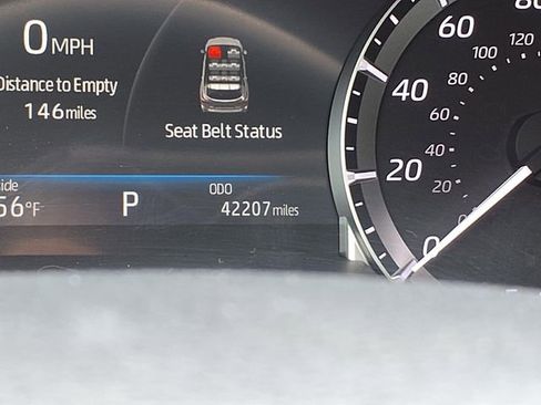 Used 2023 Toyota Highlander XLE AWD/4WD image 18