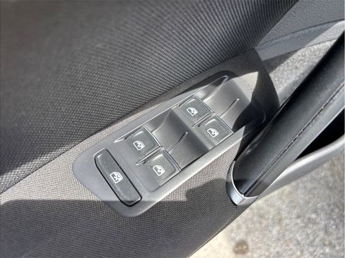 Used 2017 Volkswagen GTI S FWD image 18