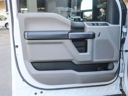 Used 2017 Ford F550 2WD Crew Cab Super Duty image 22