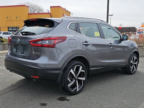 Used 2021 Nissan Rogue Sport SL w/ Premium Package image 6