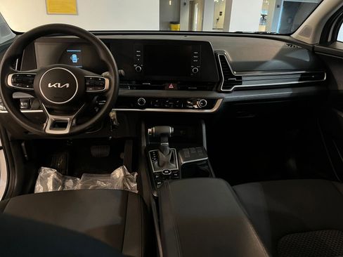 Used 2025 Kia Sportage LX image 35