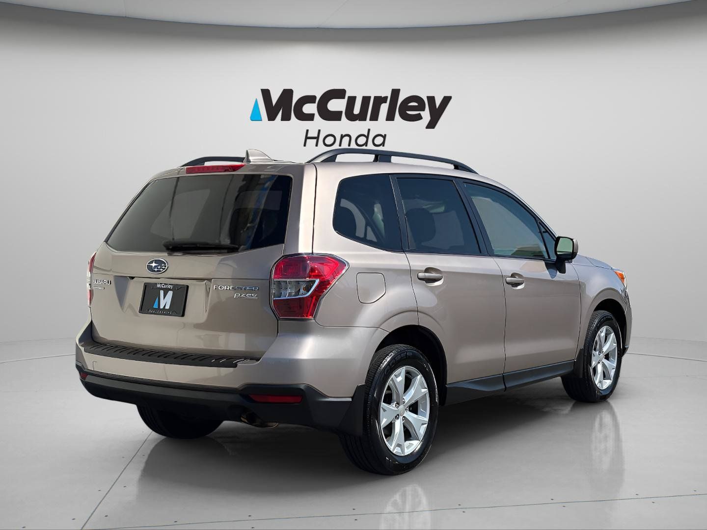 Used 2016 Subaru Forester 2.5i Premium w/ All-Weather Package AWD/4WD image 3