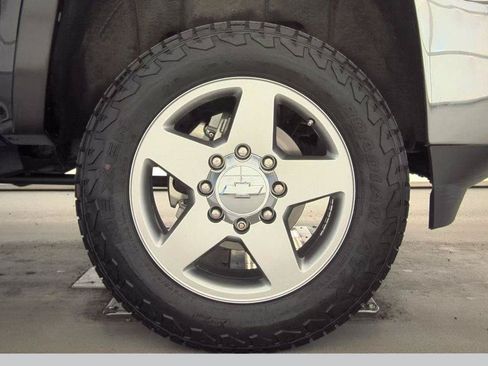 Used 2015 Chevrolet Silverado 2500 LTZ w/ LTZ Plus Package AWD/4WD image 6