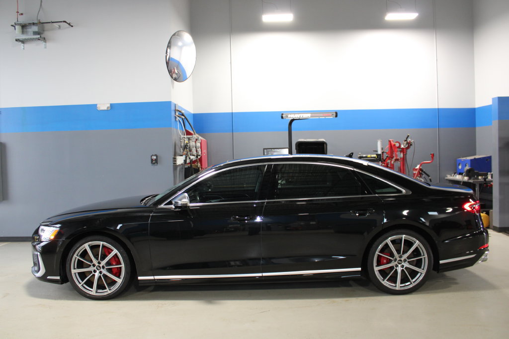 Used 2023 Audi S8 AWD/4WD image 9