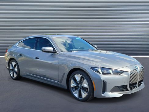 New 2026 BMW i4 eDrive40 w/ Premium Package RWD image 2