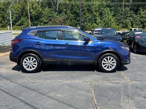 Certified 2022 Nissan Rogue Sport SV AWD/4WD image 2