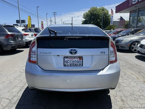 Used 2015 Toyota Prius Two FWD image 5