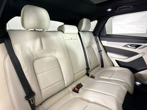 Certified 2025 Jaguar F-PACE R-Dynamic S image 15