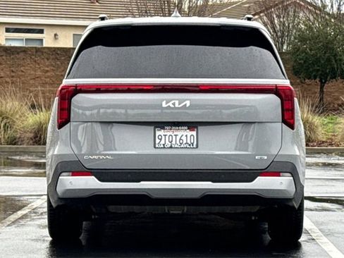 Certified 2025 Kia Carnival EX image 7