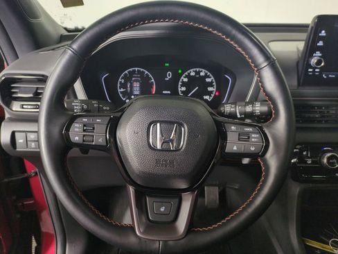 Used 2023 Honda Pilot TrailSport image 14