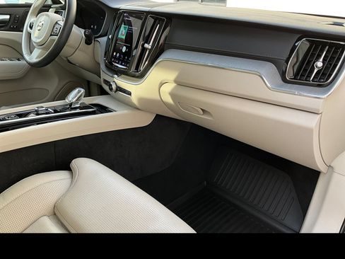 Certified 2023 Volvo XC60 B5 Ultimate w/ Climate Package AWD/4WD image 9
