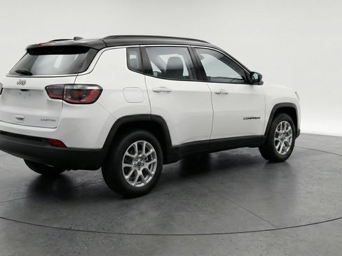Used 2025 Jeep Compass Limited AWD/4WD image 9