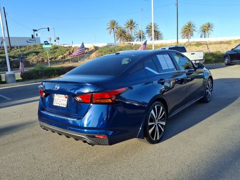 Certified 2022 Nissan Altima 2.5 SR image 6
