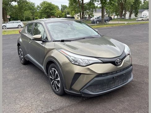 Used 2021 Toyota C-HR LE FWD image 1