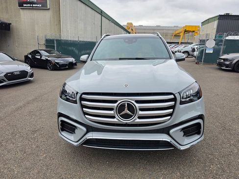 Used 2024 Mercedes-Benz GLS 450 4MATIC image 2