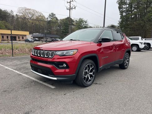 Certified 2025 Jeep Compass Limited AWD/4WD image 2