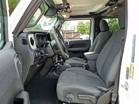 Used 2024 Jeep Wrangler Unlimited Sahara AWD/4WD image 13