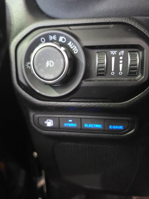 Used 2021 Jeep Wrangler Unlimited Sahara AWD/4WD image 34