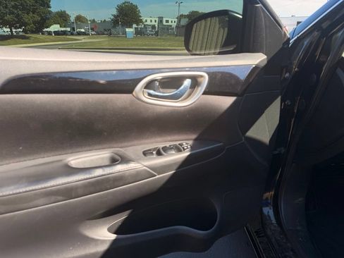 Used 2018 Nissan Sentra SV FWD image 13