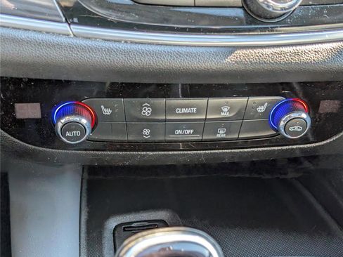 Used 2021 Buick Enclave Essence w/ Sound and Sites Package image 29