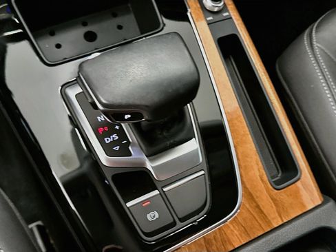 Used 2023 Audi Q5 2.0T Premium w/ Convenience Package AWD/4WD image 25