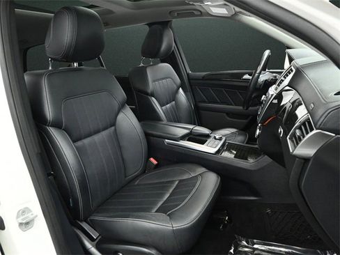 Used 2016 Mercedes-Benz GL 450 4MATIC w/ Premium I Package image 25