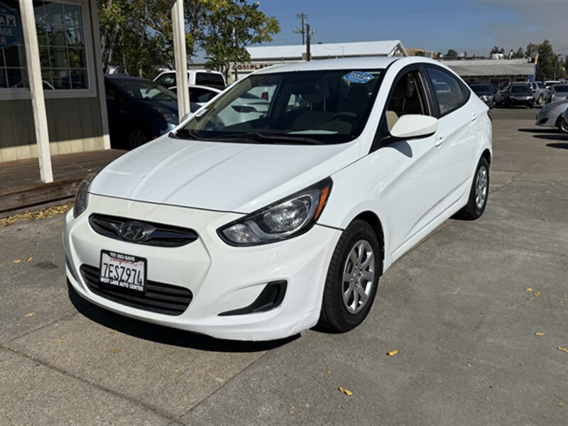 Used 2014 Hyundai Accent GLS FWD image 2