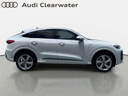 Used 2025 Audi Q5 Premium Plus w/ Premium Plus AWD/4WD image 5