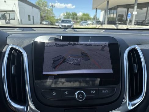Used 2021 Chevrolet Equinox LT AWD/4WD image 17