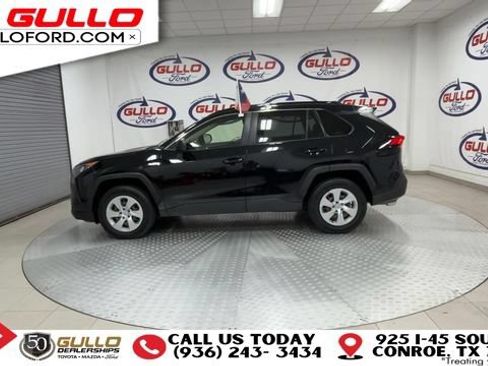 Used 2019 Toyota RAV4 LE FWD image 9