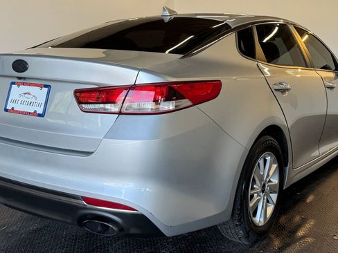 Used 2017 Kia Optima LX image 5