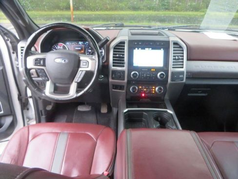 Used 2018 Ford F250 Platinum w/ Platinum Ultimate Package AWD/4WD image 16