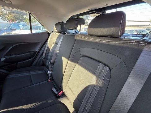 New 2025 Hyundai Venue SEL image 17