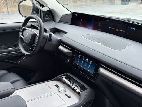 New 2026 Lincoln Navigator L Reserve AWD/4WD image 11