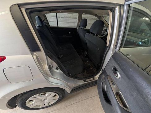 Used 2011 Nissan Versa 1.8 S FWD image 27