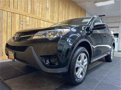 Used 2013 Toyota RAV4 LE image 14