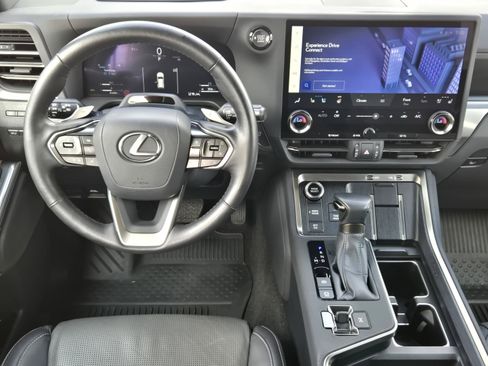 Used 2024 Lexus GX 550 w/ Cold Area Package AWD/4WD image 25