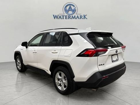 Used 2021 Toyota RAV4 LE image 3