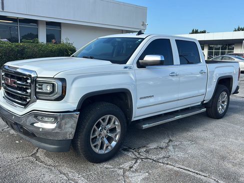 Used 2018 GMC Sierra 1500 SLT AWD/4WD image 3