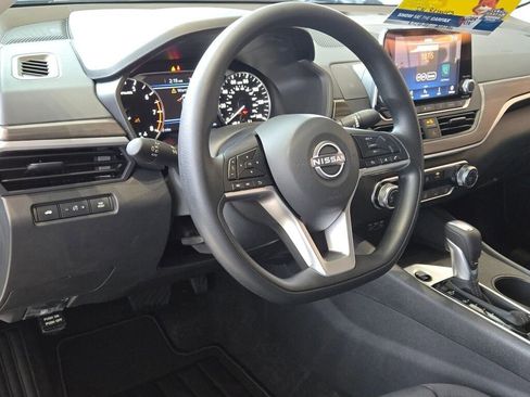 New 2026 Nissan Altima 2.5 SV FWD image 18