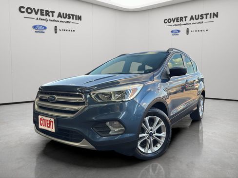Used 2018 Ford Escape SE w/ SE Sync 3 Package FWD image 1